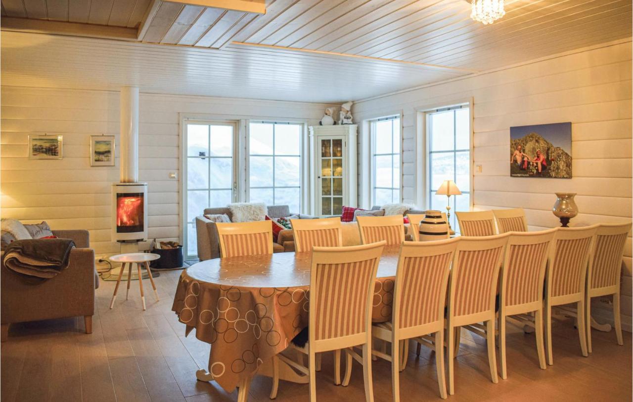 5 Bedroom Cozy Home In Норхаймсунд Екстериор снимка